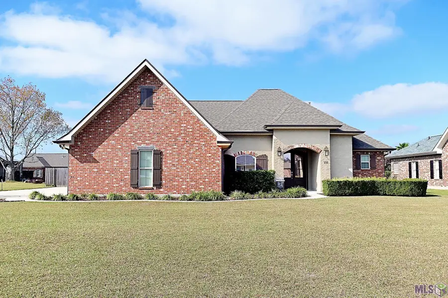 111 Autumn Ridge Drive, Thibodaux, LA 70301 - Image #2