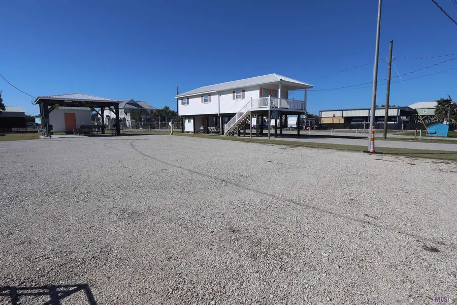 185 Oak, Grand Isle, LA 70358 - Image #2