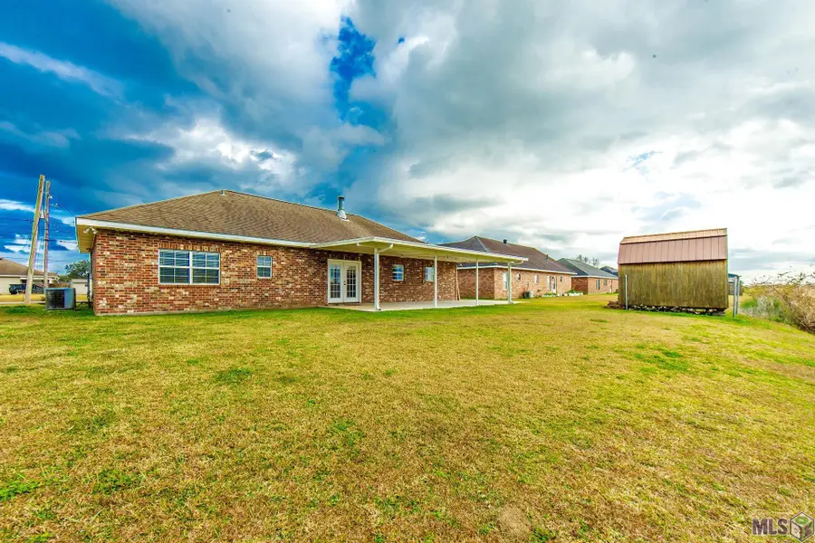 1218 Renee Dr, Thibodaux, LA 70301 - Image #2