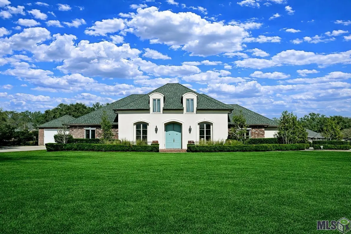 371 Myrtle Grove Dr, Houma, LA 70360 - Image #1