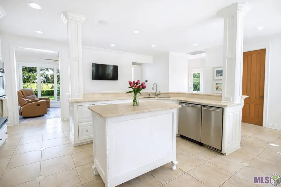 371 Myrtle Grove Dr, Houma, LA 70360 - Image #3