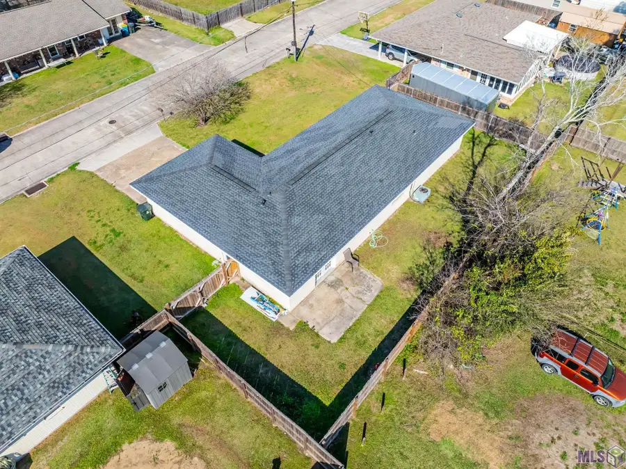 305 Wildwood Dr, Houma, LA 70363 - Image #3