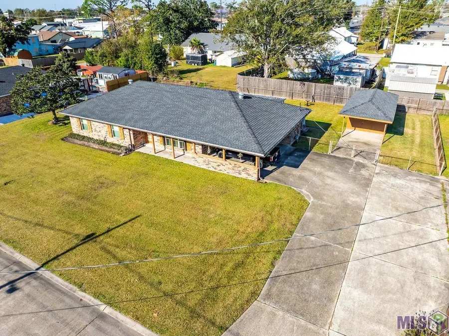 303 Swan Ave, Houma, LA 70363 - Image #2