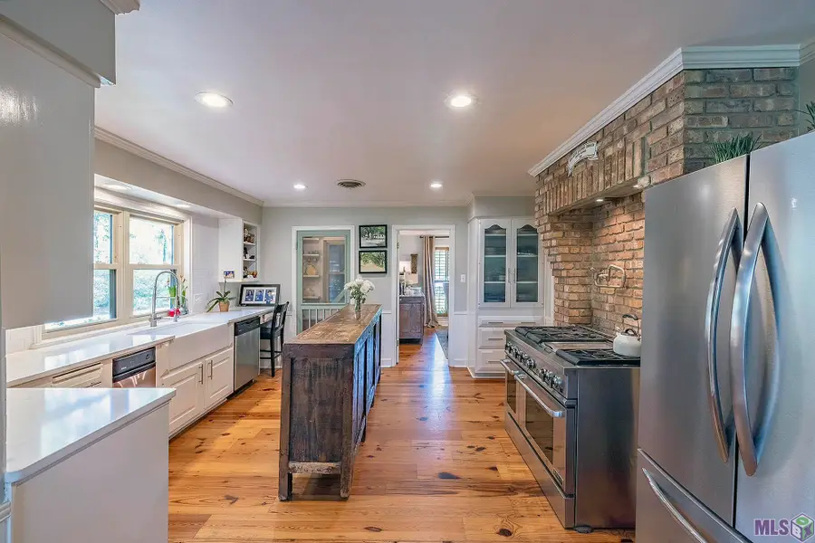 305 Oak Alley Dr, Houma, LA 70360 - Image #2