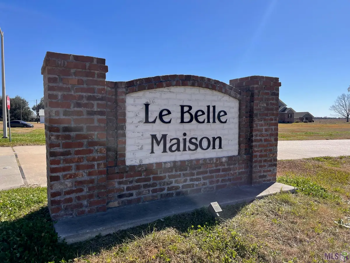 165 Le Belle Maison Drive, Raceland, LA 70394 - #1