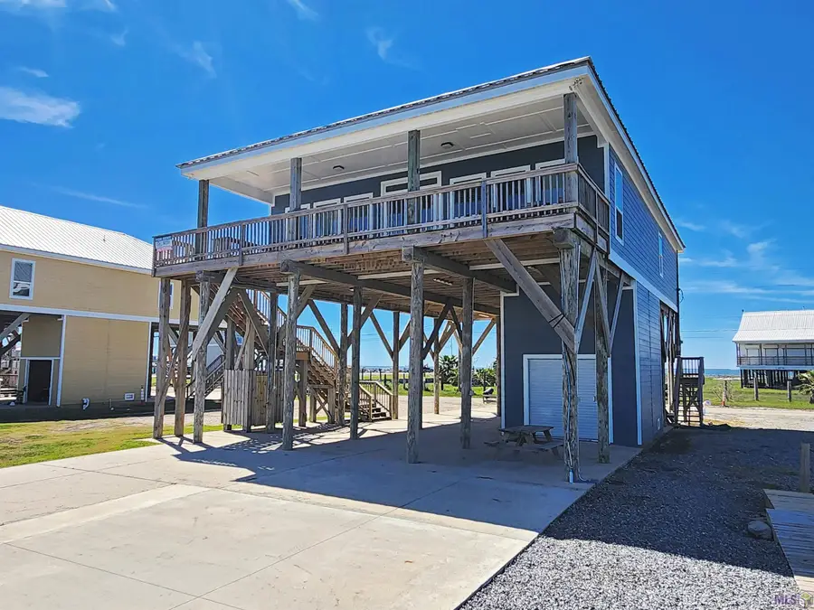 238 E Central, Grand Isle, LA 70358 - Image #2