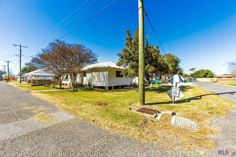 128 St Mary St, Golden Meadow, LA 70357 - #2