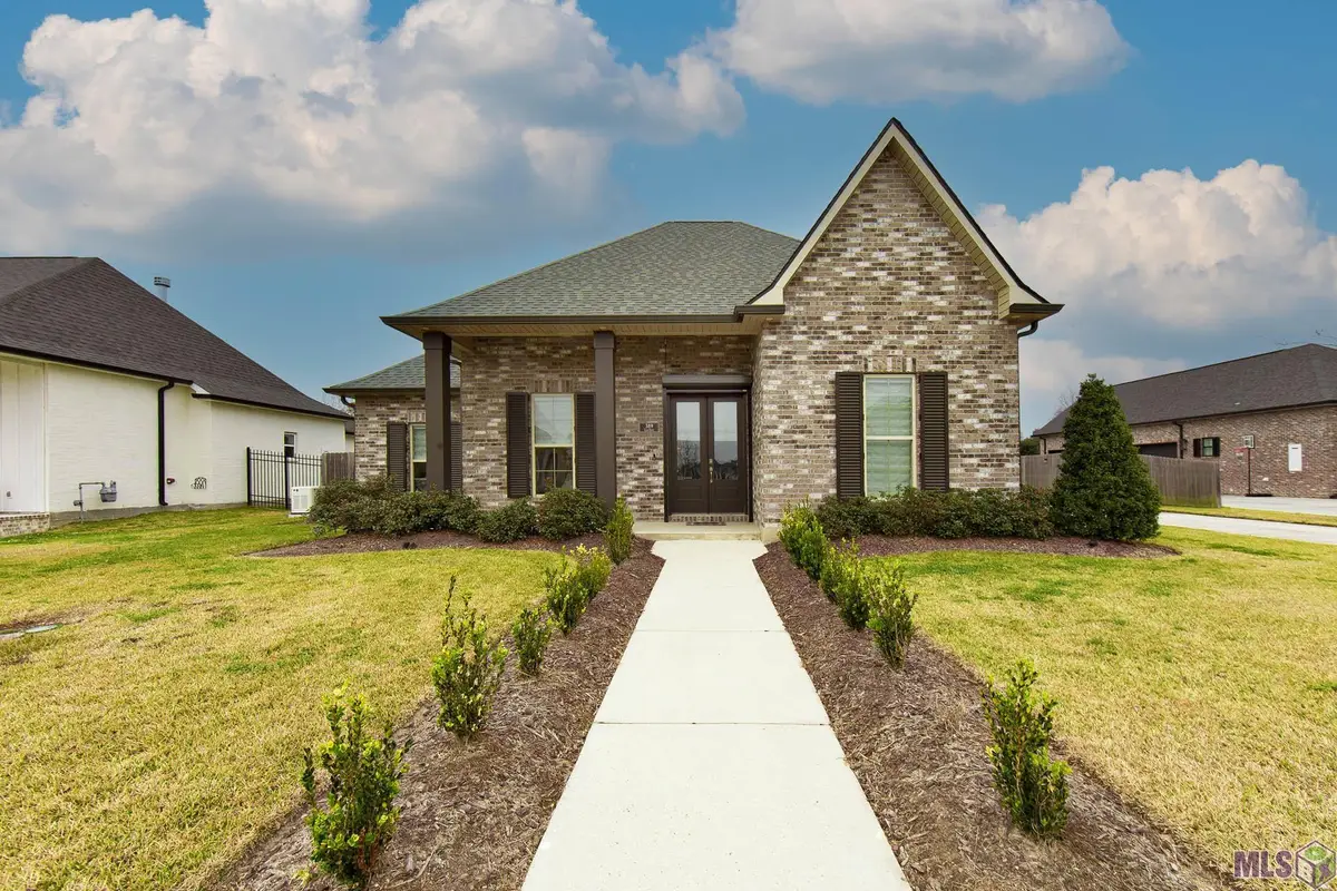 389 Tulip Dr, Houma, LA 70360 - #1
