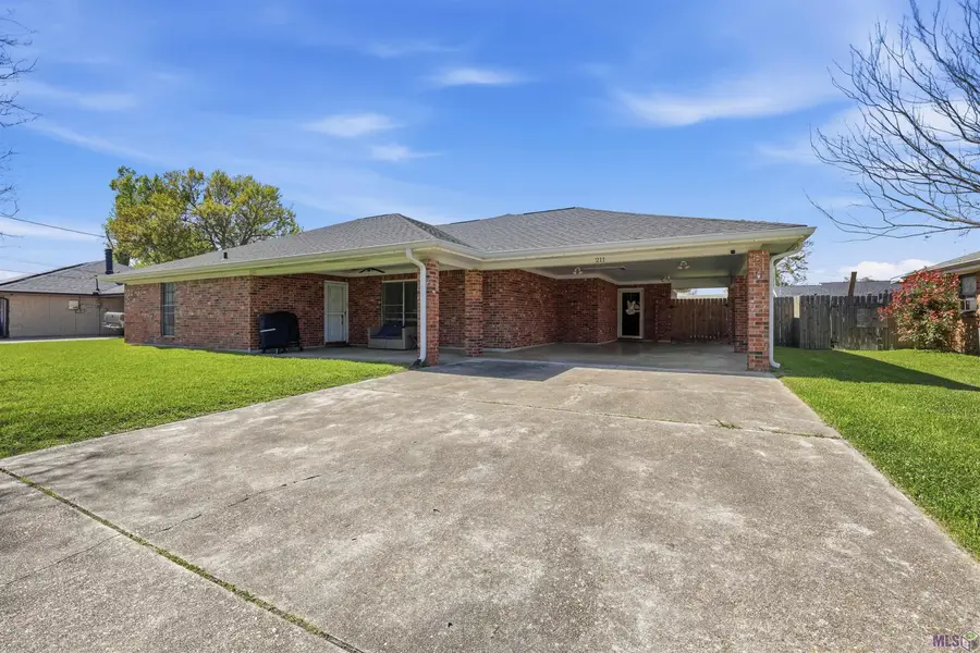 211 Melody Dr, Houma, LA 70363 - #2