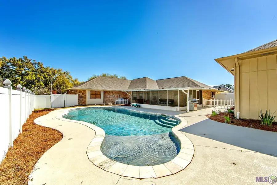 220 Ouiski Bayou Drive, Houma, LA 70360 - #2