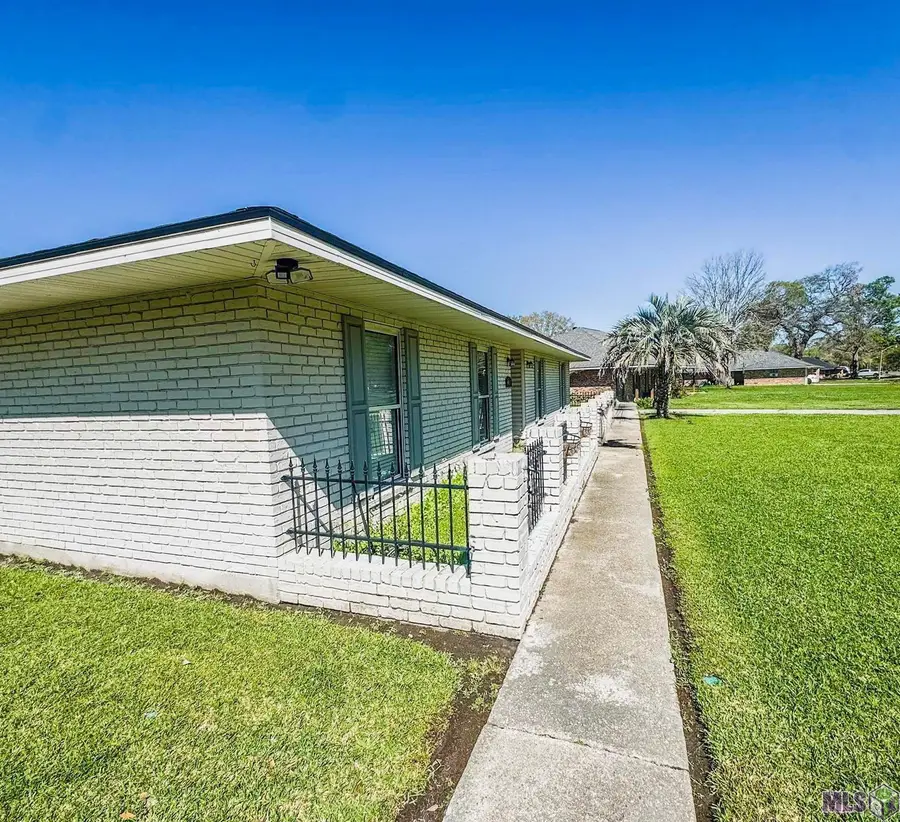 10517 Buxton Rd, Saint Amant, LA 70774 - #2