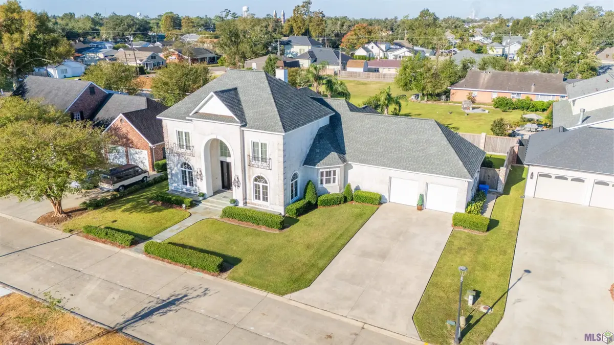 112 Menard Place, Thibodaux, LA 70301 - #1