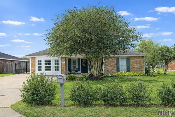 121 Rosedown Dr, Thibodaux, LA 70301