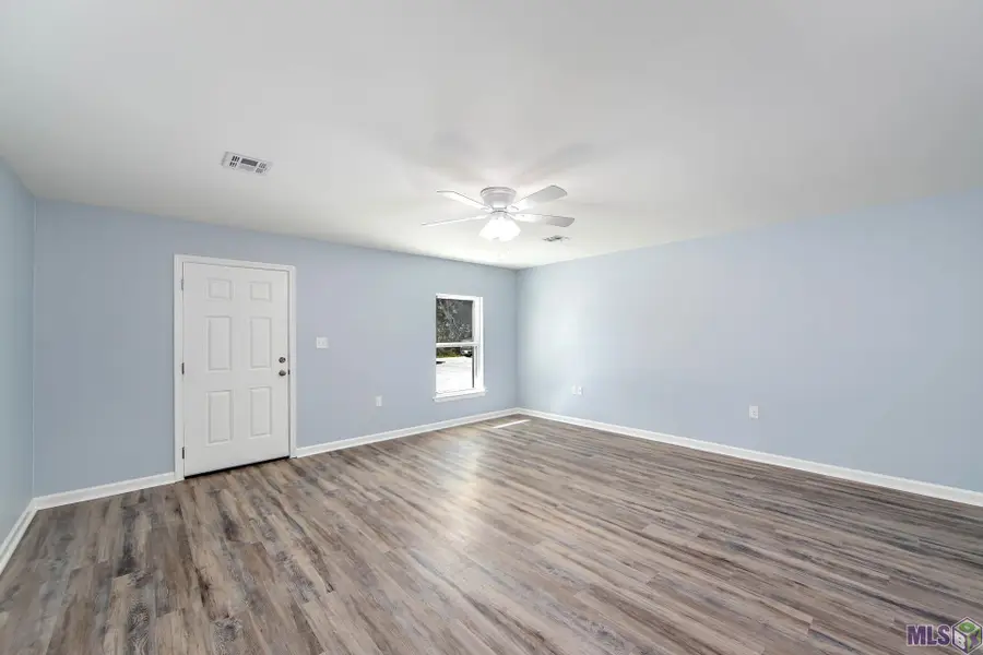 1300 Lafourche Drive #305, Thibodaux, LA 70301 - #3