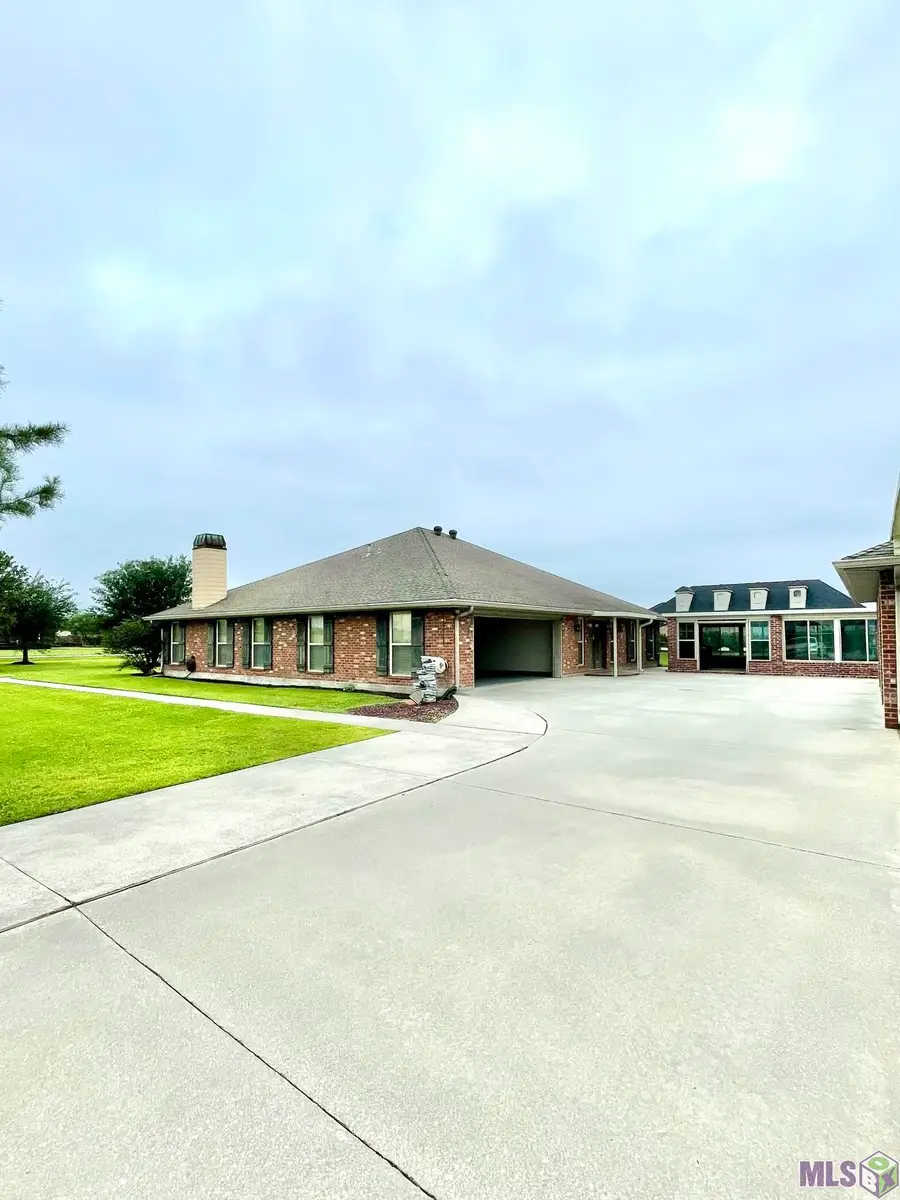 281 Norwood Dr, Schriever, LA 70395 - #2
