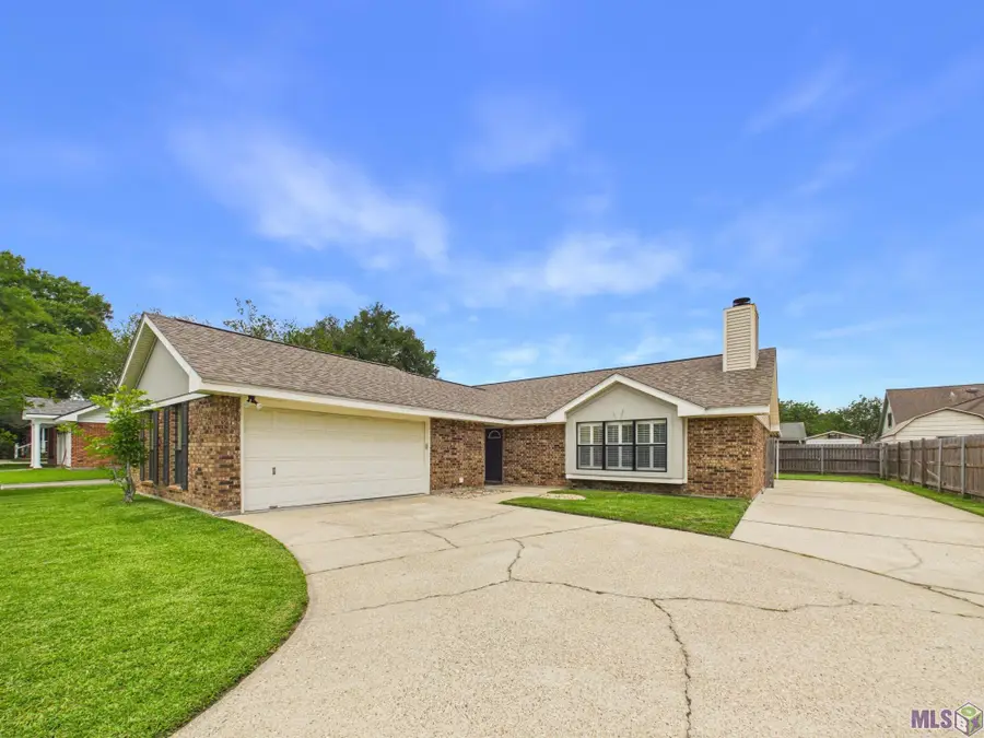 129 Meadow Glen Dr, Youngsville, LA 70592 - #2