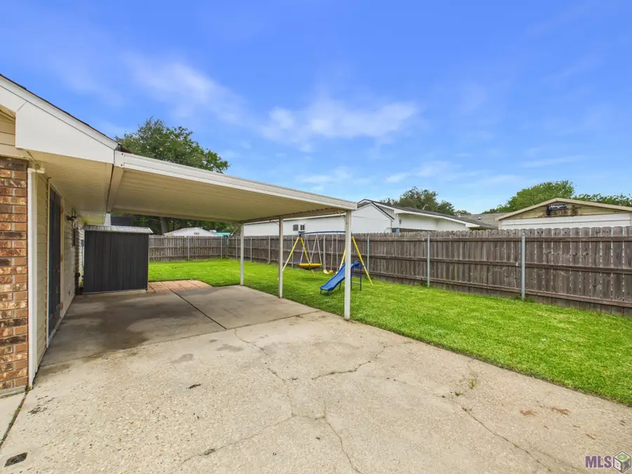 129 Meadow Glen Dr, Youngsville, LA 70592 - #3
