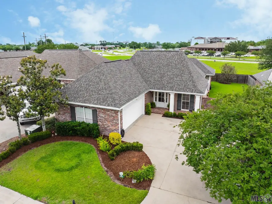 406 Sugar Mill Courtyard, Houma, LA 70360 - #2