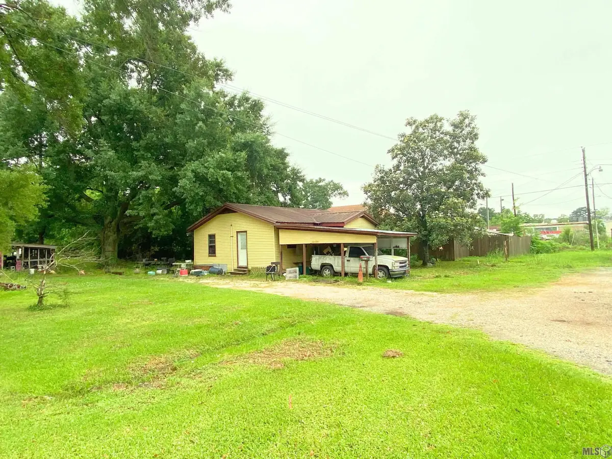 307 E Nell St, Gonzales, LA 70737 - #1