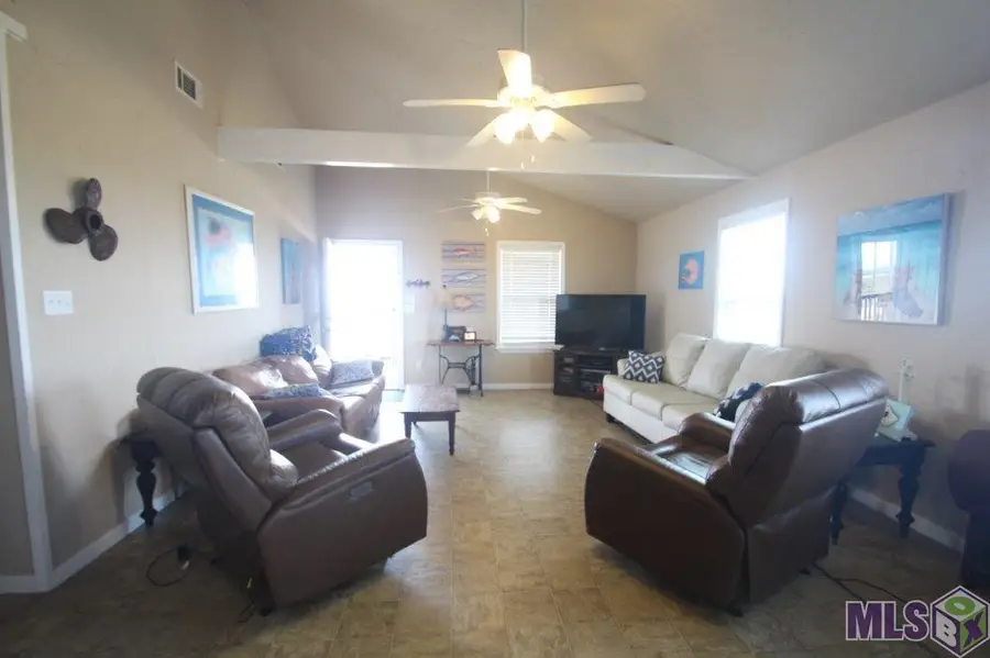 105 Foster Ln, Grand Isle, LA 70358 - #2
