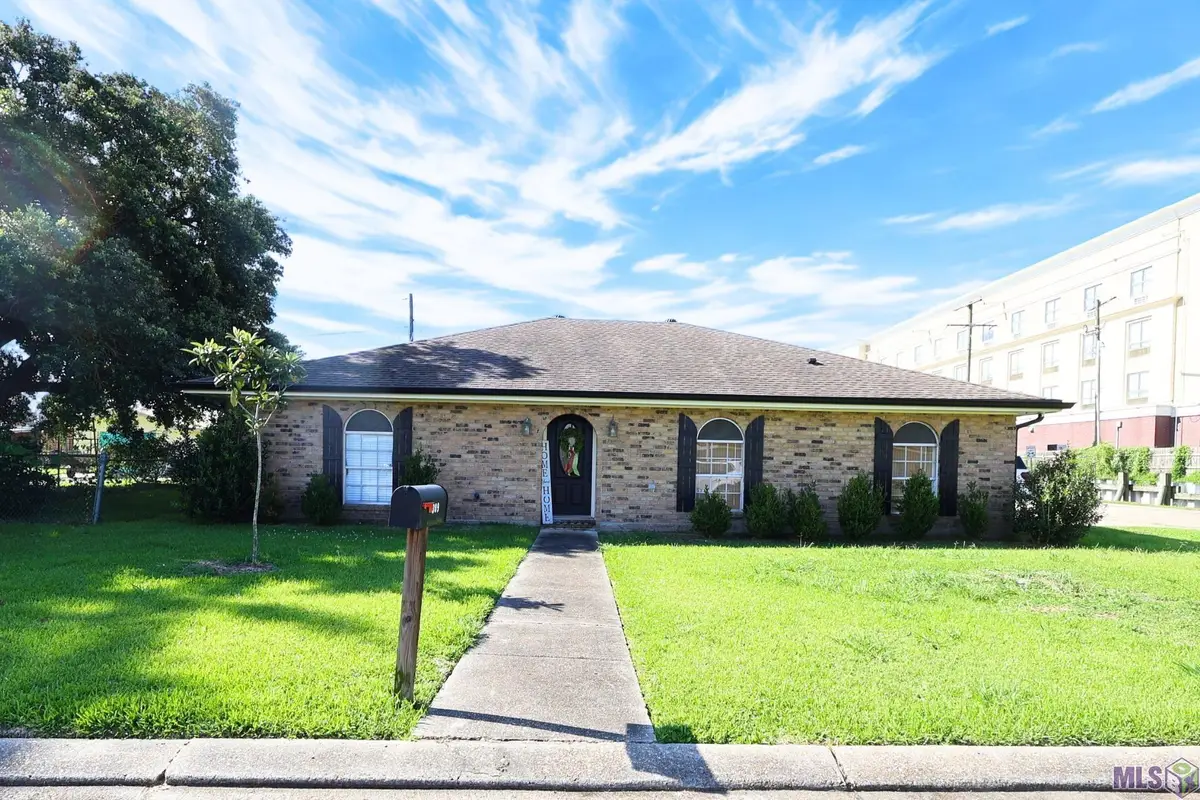 309 Fairmont Dr, Houma, LA 70360 - #1
