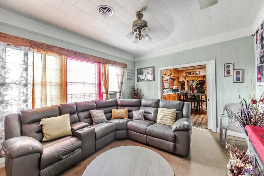 217 E 11th St, Thibodaux, LA 70301 - #2