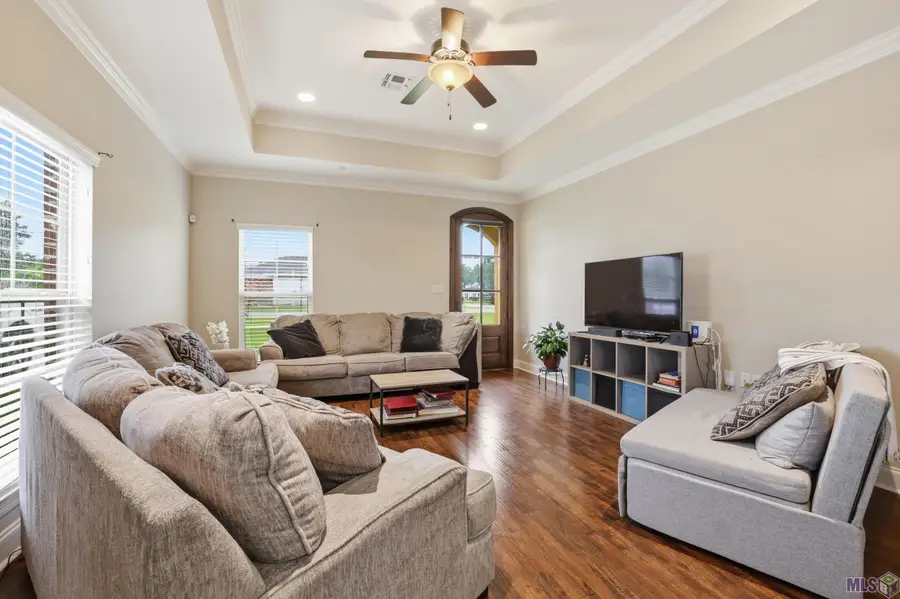 2302 Parish Rd, Thibodaux, LA 70301 - #2