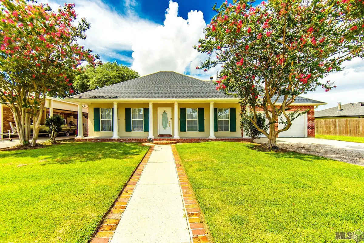 8 Summerfield Dr, Houma, LA 70360 - #1