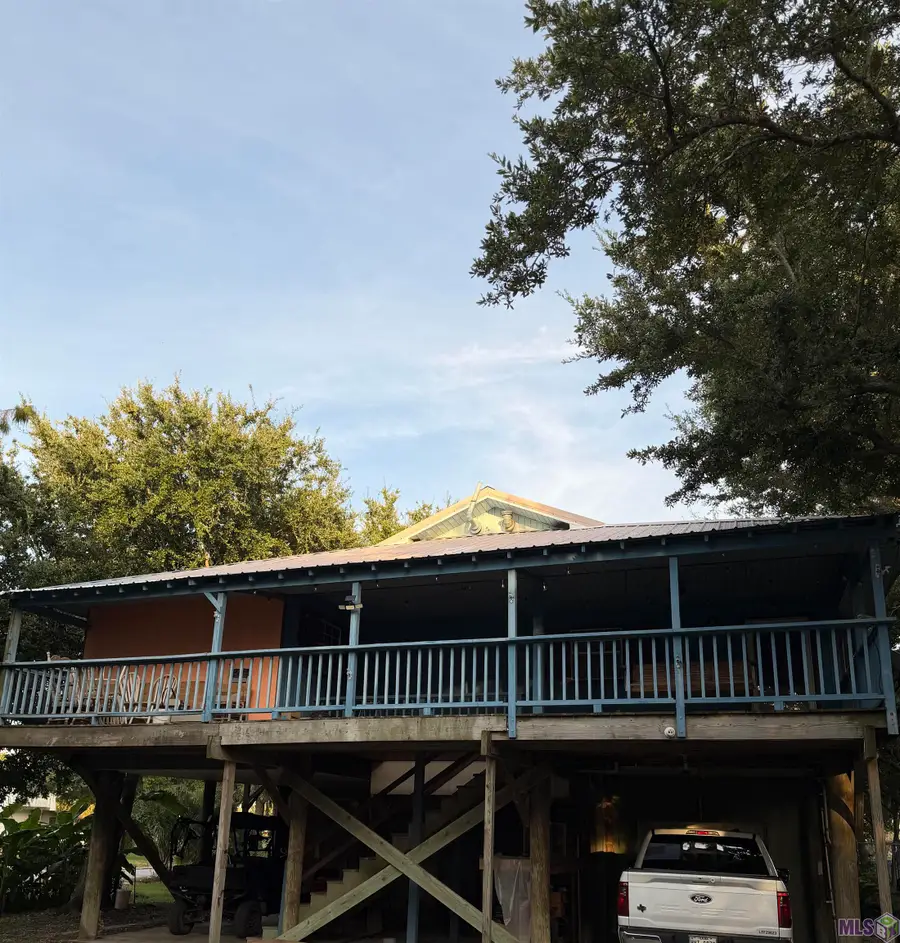 136 NE Cott Lane, Grand Isle, LA 70358 - #3