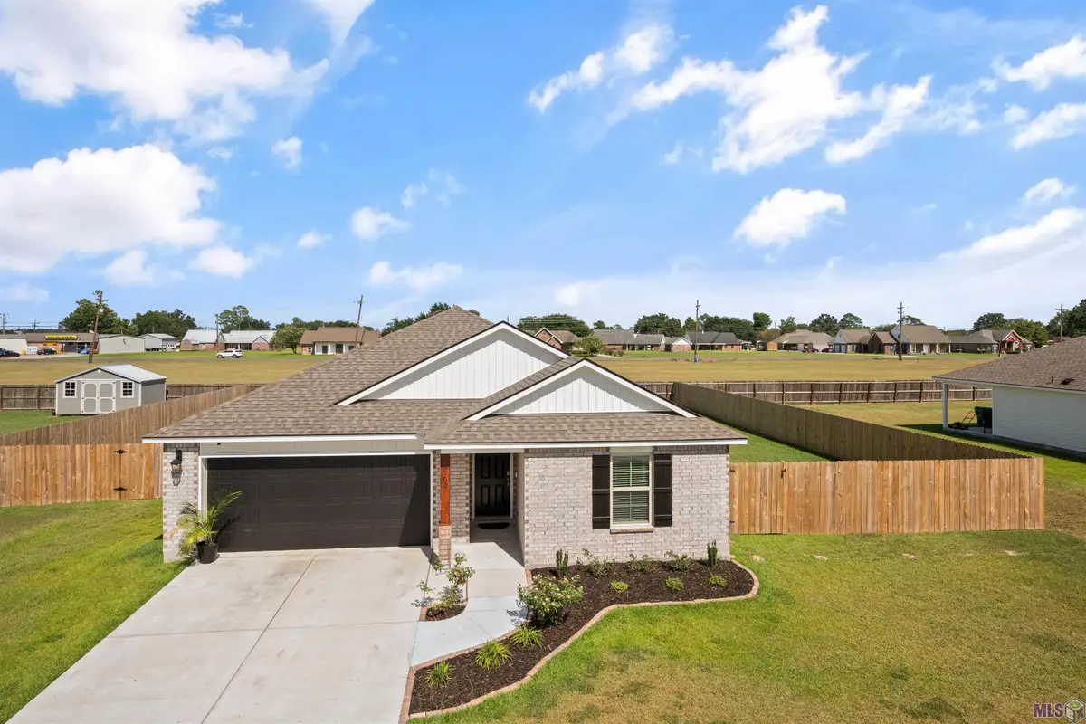 23053 Planters Dr, Vacherie, LA 70090 - #1
