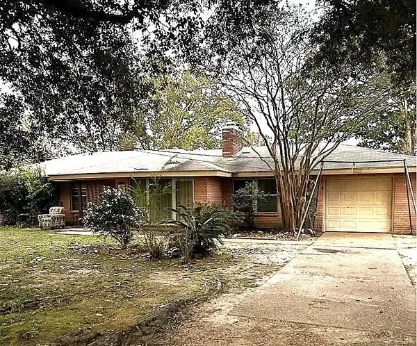 711 Palmer Chapel Road, Pineville, LA 71360