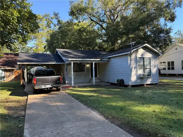 308 W Dixie Street, Oakdale, LA 71463