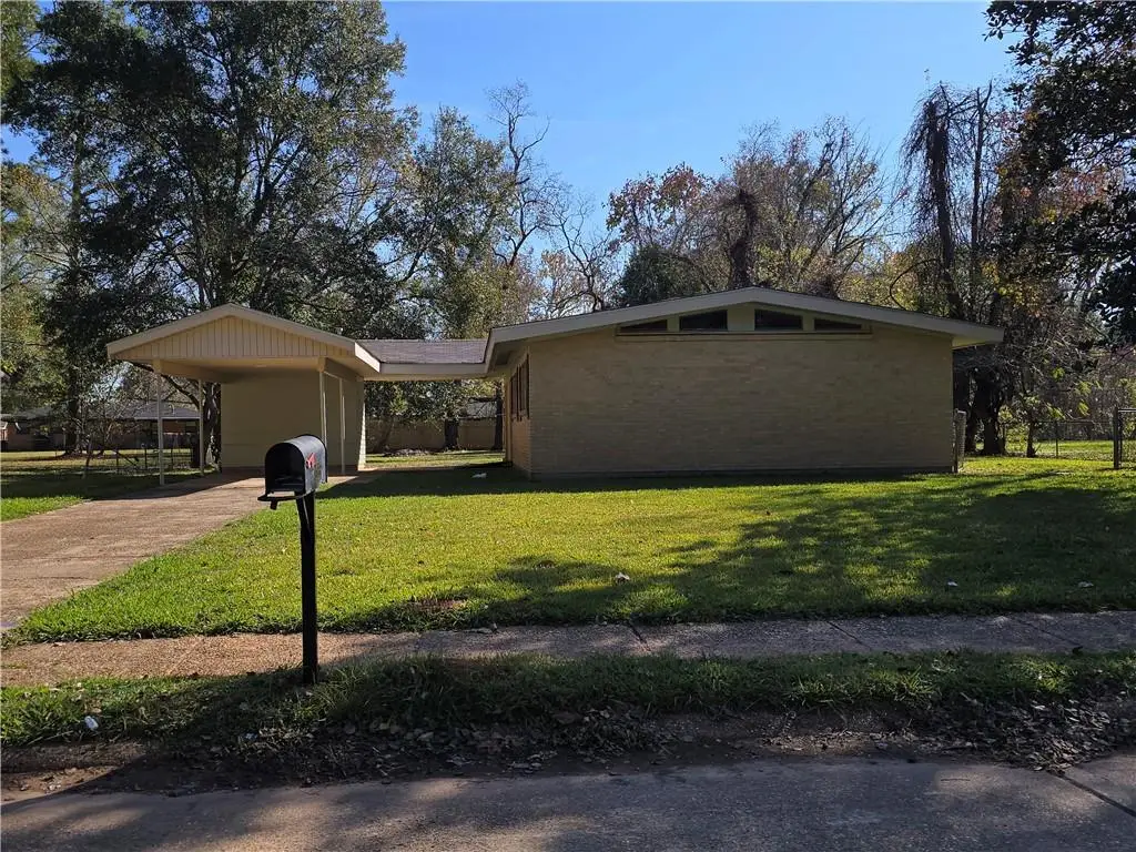 1715 Roscommom Drive, Alexandria, LA 71301 - #1