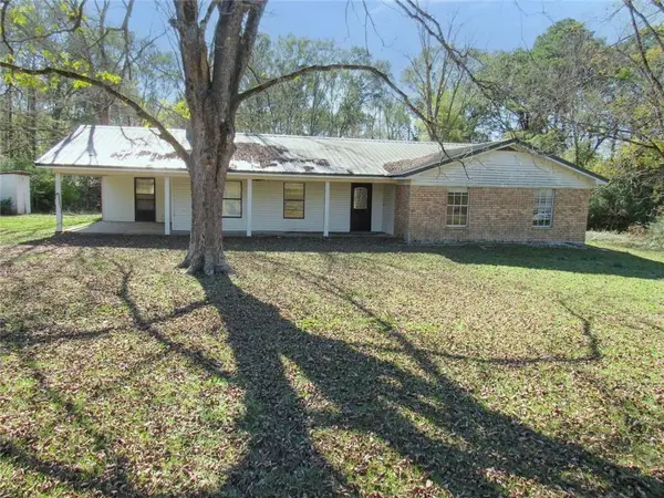 370 Snell Road, Hornbeck, LA 71439