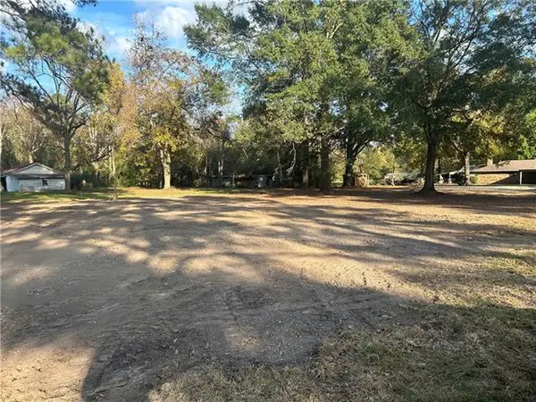 1061 S Main Street, Marksville, LA 71351