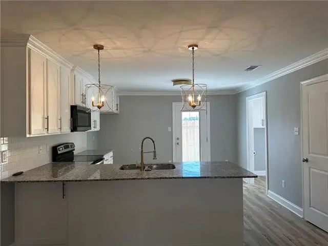 907 Texas Avenue, Alexandria, LA 71301 - #3