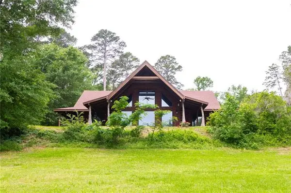673 Sandy Point Road, Campti, LA 71411