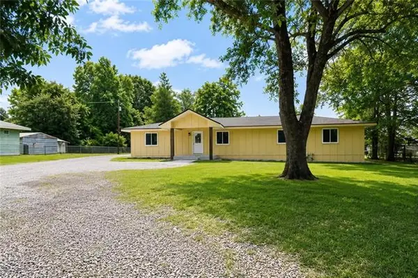 1019 Tioga Road, Pineville, LA 71405