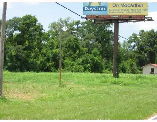 1 Macarthur Drive, Alexandria, LA 71301 - Image #1