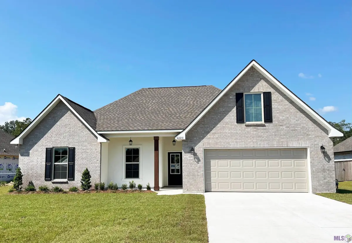 42231 Blue Bay Dr, Ponchatoula, LA 70454 - Image #1