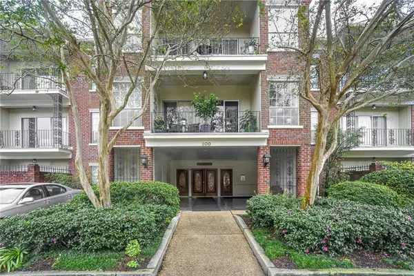 800 Rue Burgundy #122, Metairie, LA 70005