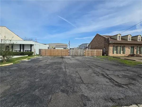 Address Withheld By Seller, Metairie, LA 70002