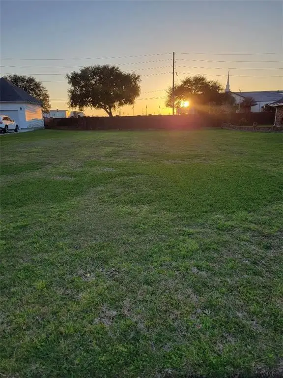 Lake Arrowhead Drive, Harvey, LA 70058 - Image #1