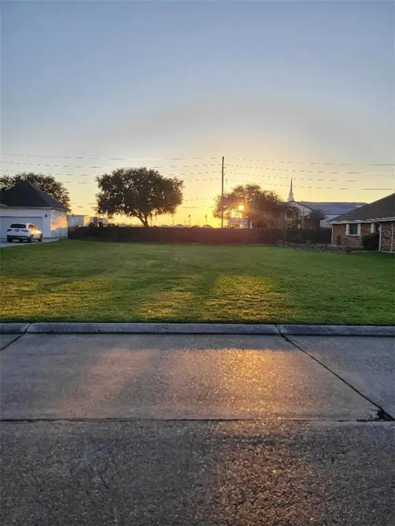 Lake Arrowhead Drive, Harvey, LA 70058 - Image #2