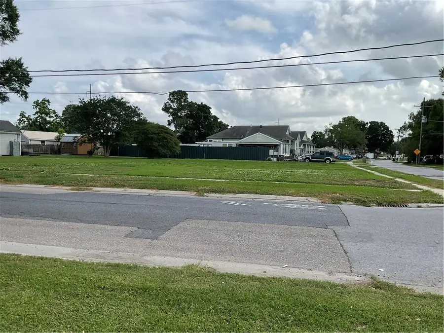 9100 Livingston Avenue, Chalmette, LA 70043 - Image #2