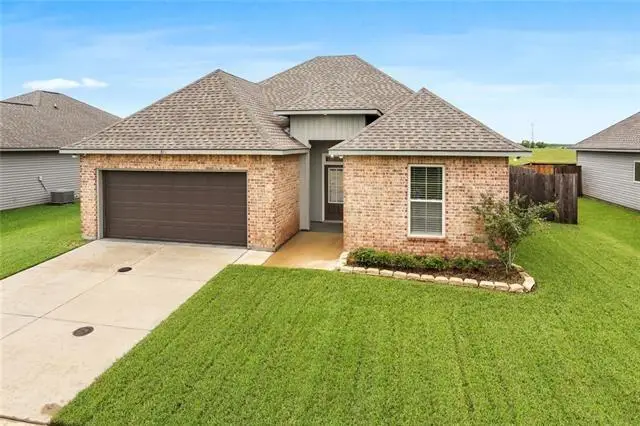 324 Ashton Oaks Lane, Luling, LA 70070 - Image #1