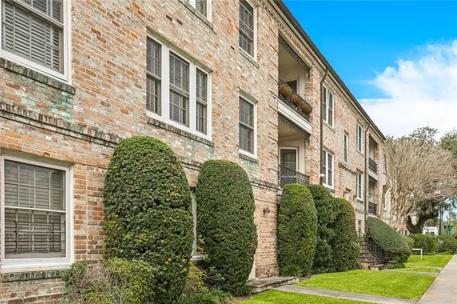 5402 St Charles Avenue, New Orleans, LA 70115 - Image #3