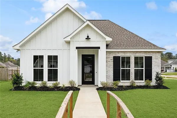 72701 Robindale Drive, Covington, LA 70435