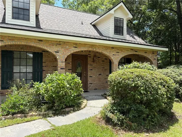 101 E Queensbury Drive, Slidell, LA 70461