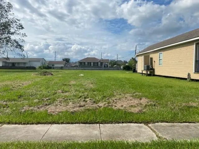 612 Chalmette Avenue, Chalmette, LA 70043 - Image #1